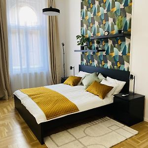 Birdie 3-Bdr Apartment